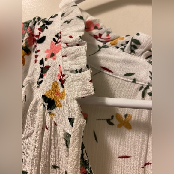 White Floral Sleeveless Top (multicolor) - Picture 9 of 13